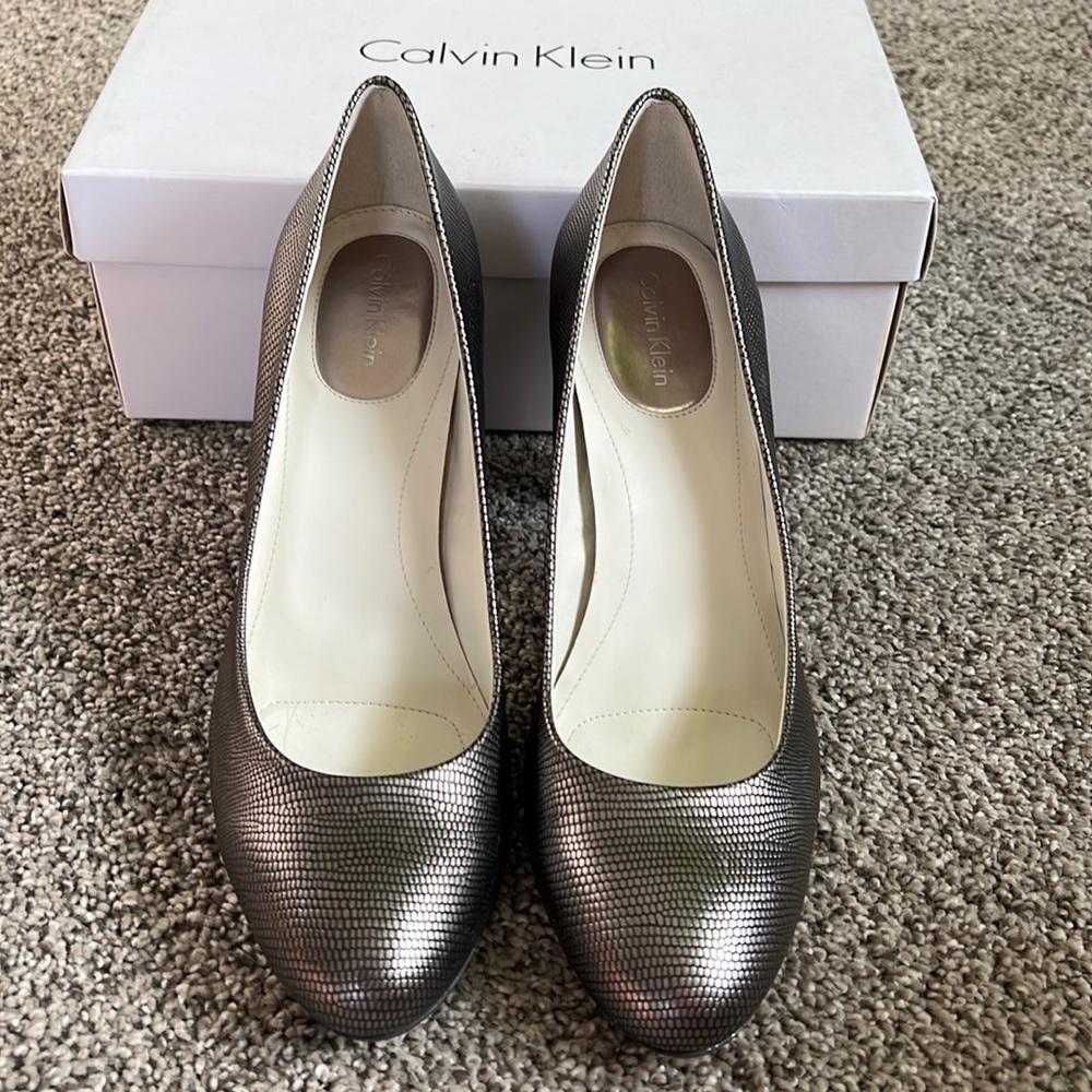 Calvin KleinOlive New Lizard Print Heels